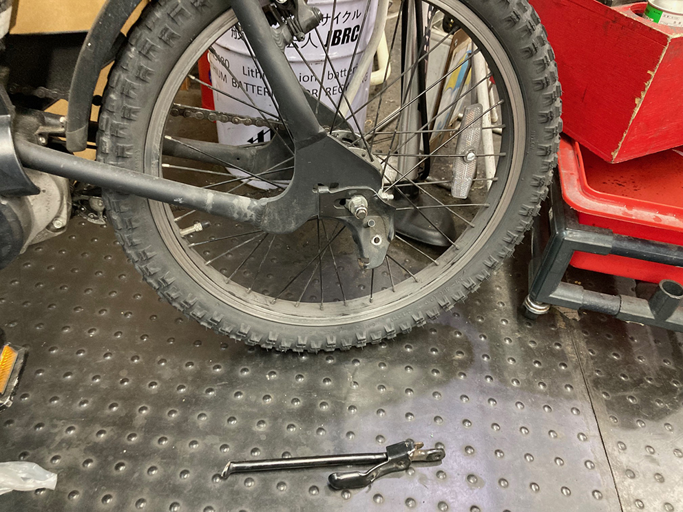 自転車のスタンド破損状況